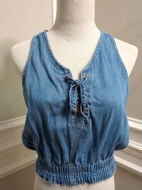 CALVIN KLEIN Lyocell Chambray DENIM BLUE Lace-Up Crop Top with Open Back